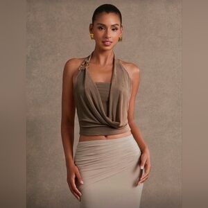 L'Amorae Women's Plunging Neck Solid Color Metal Ring Linked Halter Top